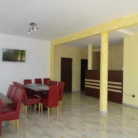 Vila Nicholas Barcanesti Exterior photo
